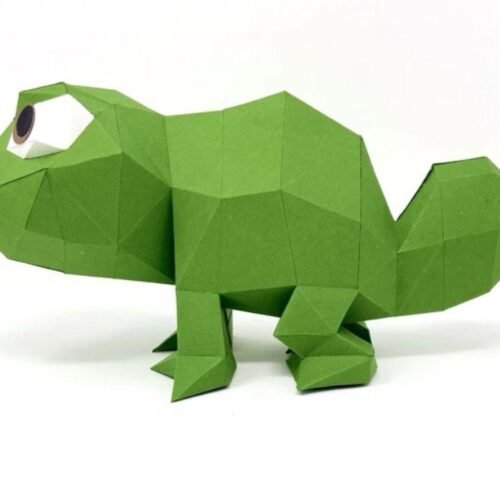 Papercraft chameleon in 3D origami